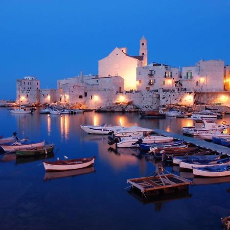 B&B A Pochi Passi Dal Mare Giovinazzo Exterior photo