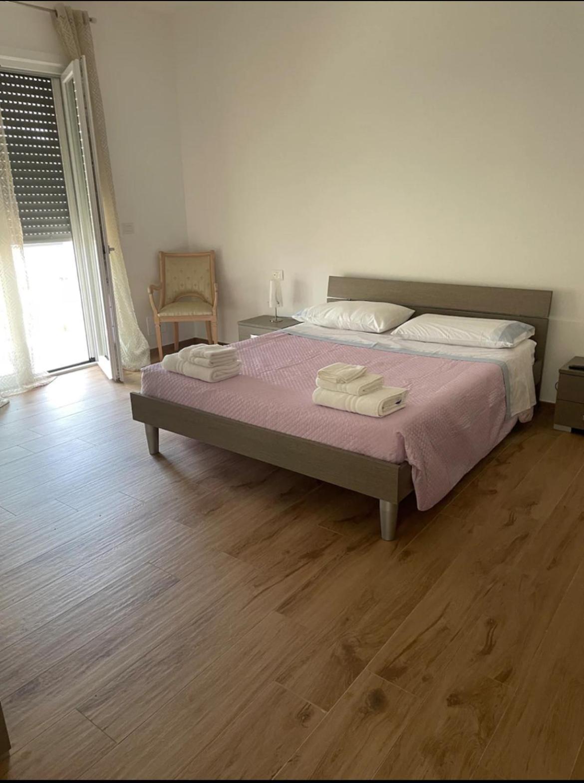 B&B A Pochi Passi Dal Mare Giovinazzo Exterior photo